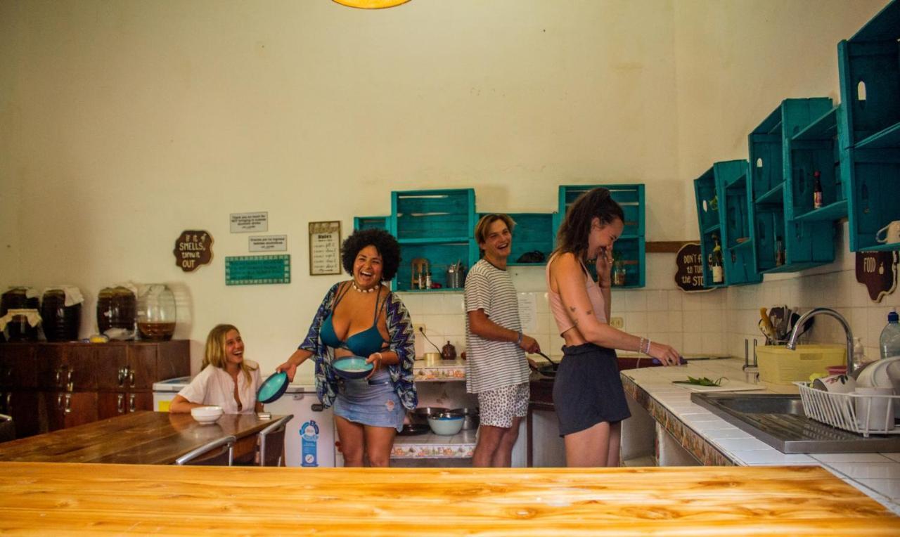 Los Amigos Hostel 弗洛勒斯 外观 照片