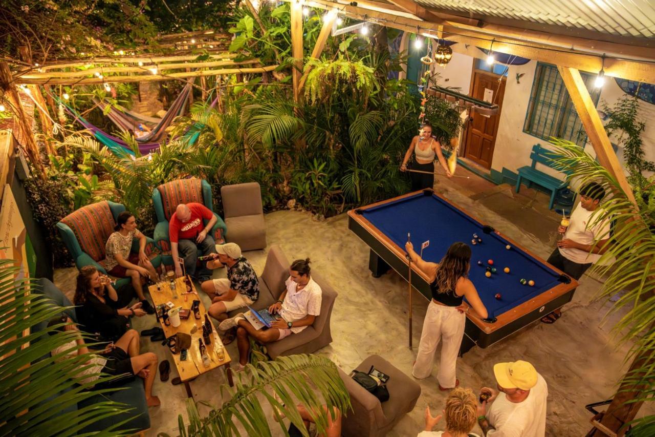 Los Amigos Hostel 弗洛勒斯 外观 照片