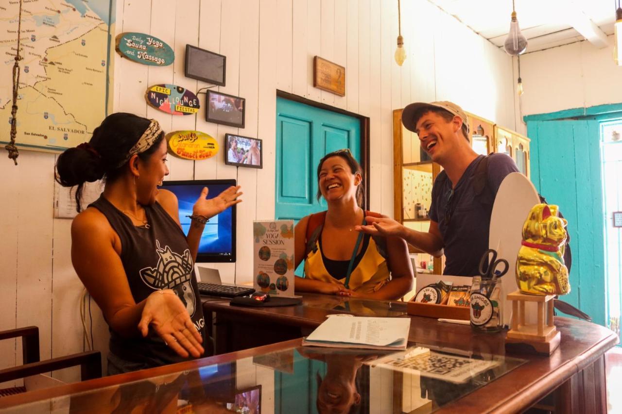 Los Amigos Hostel 弗洛勒斯 外观 照片