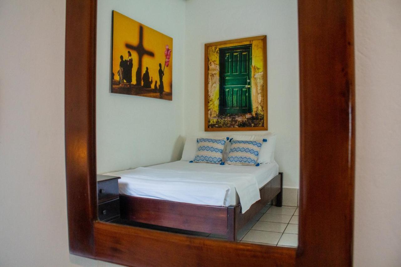 Los Amigos Hostel 弗洛勒斯 客房 照片
