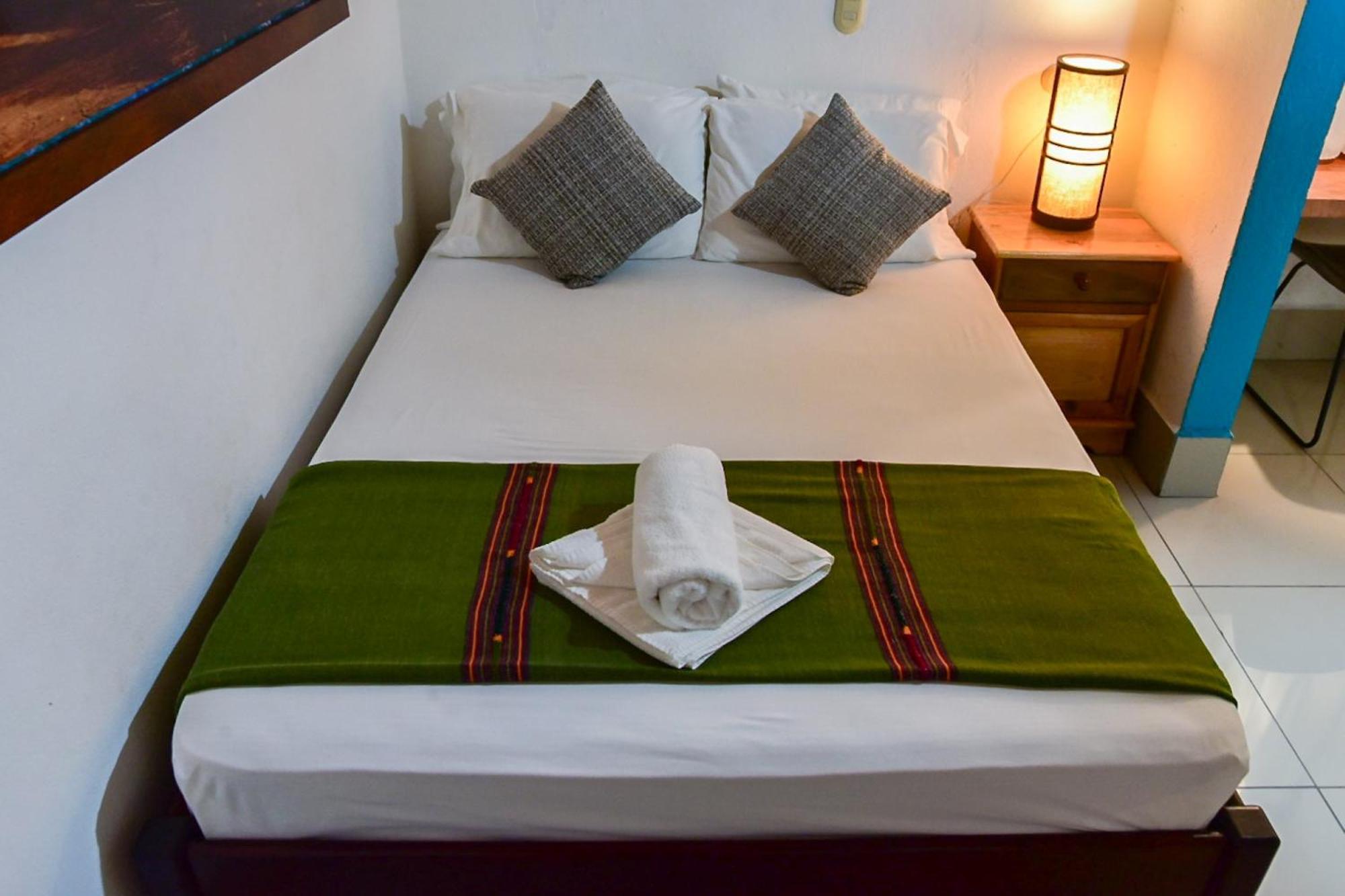 Los Amigos Hostel 弗洛勒斯 客房 照片