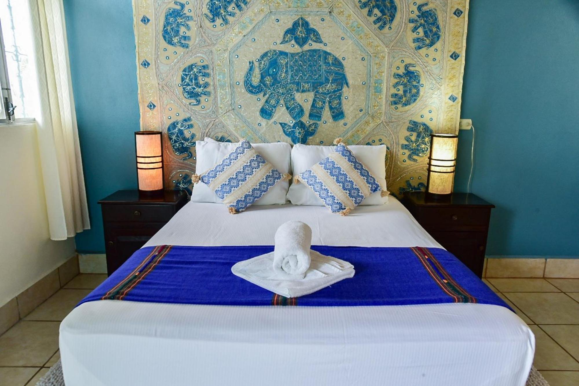 Los Amigos Hostel 弗洛勒斯 外观 照片